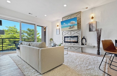 Cornelius Condo | Luxury 2Bed w/Amazing Views