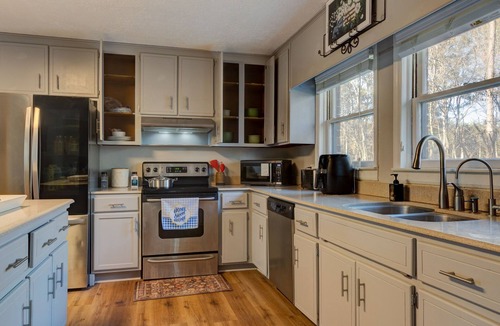 Marietta House | Luxury 5BR East Cobb Home Near Truist Park
