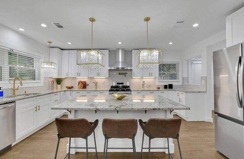 Buckhead House | Luxury 7BR Buckhead Oasis w Pool Gameroom Firepit