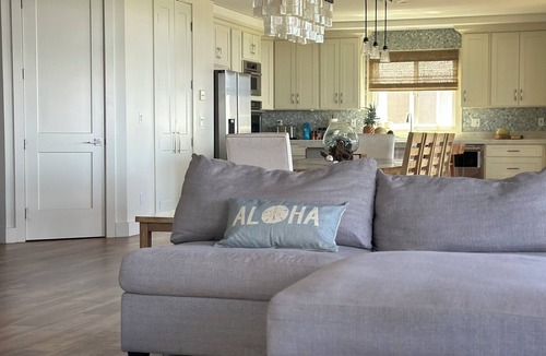 Mokuleia House | Luxury Beachfront Retreat on Oahu's North Shore - 5 Bedrooms and Ocean Views