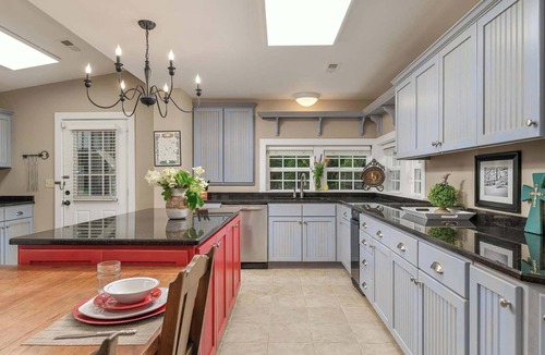 Mentone House | Luxury Estate Cragsmere Manor, Event Space! HotTub