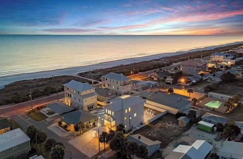 Laguna Beach House | Luxury Family Laguna Sunrise - Golf Cart - Pool - Beach