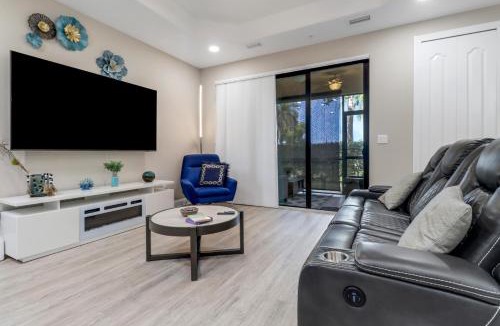 Pelican Apartment | Luxury Oasis - Fresh impovements, Pool & Patio