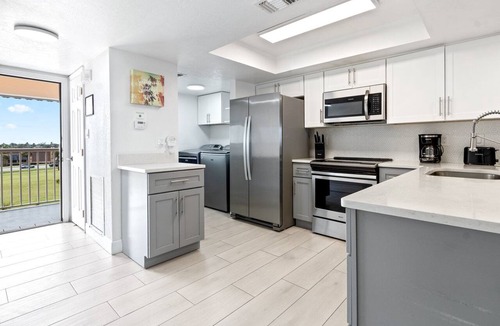 Cocoa Beach Condo | Luxury Oceanview Penthouse W/Balcony- Cocoa Beach 🌊