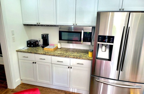 Newnan House | Luxury Playland of Newnan- Arcade Game/PETS & LONGER TERM STAYS WELCOMED!