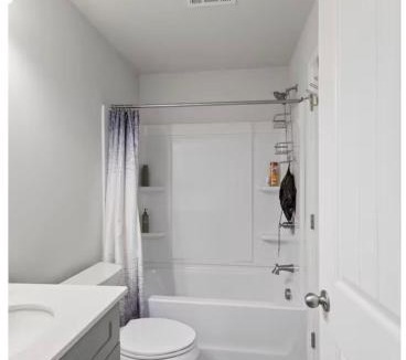 McDonough House | Luxury Room In McDonough