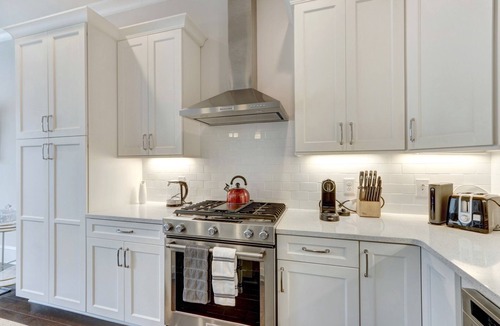 Hitch Village - Fred Wessels Homes House | Luxury Upper East River Home