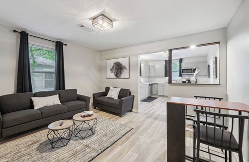Macon Cottage | Macon Cottage w/Porch - 2 Mi to Downtown!