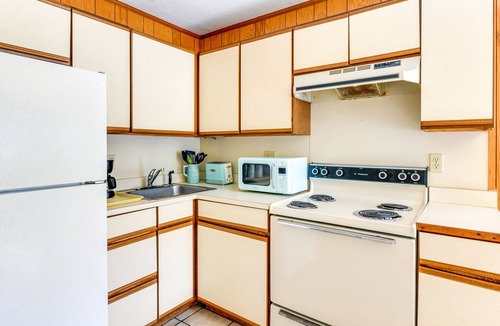 Maggie Valley Apartment | Maggie Valley Studio: 6 Mi to Cataloochee Ski Area