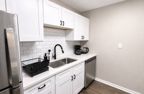 Shannon Villa | Magnolia Haus Hoover | King + Queen Stay E1