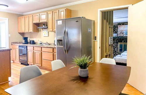 Madison House | Mahan Pool House | Relaxing, Private Group Getaway