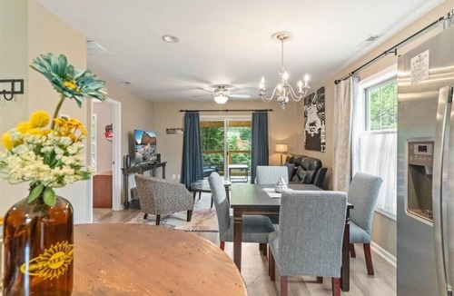 Weaverville House | Main Street Jeep House