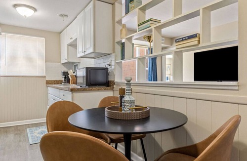 Maple Heights Apartment | Maple Heights Sweet - Libby Unit 7