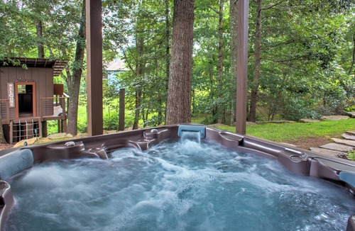 Alexander House | Maplewood Escape | Luxurious Asheville Lodge with Hot Tub, Game Room, & More!