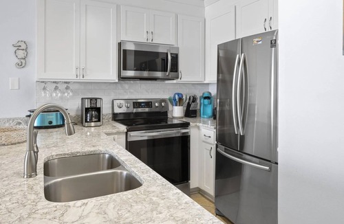 Miramar Beach Condo | Maravilla 2412 - Renovated with gulf front view & Free Beach Service, DESTIN🏖️☀️🏝️🐬