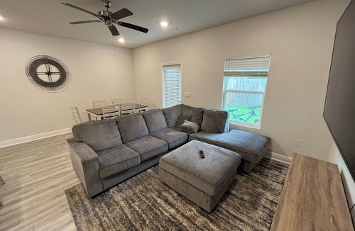 Florida Panhandle House | Meadow Flower Townhome-Downtown, Beaches, & UWF
