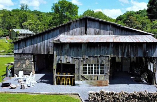 Newport House | Meadow View · Romantic Farm Stay w/Barn, Outdoor Tub & Sauna