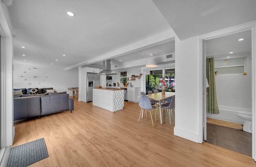 North Miami House | Miami Love&Peace Zen Oasis-Pool- Basketball Hoop