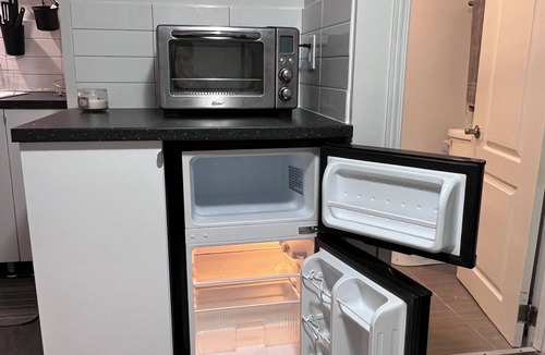Upper Beaches Apartment | Micro Nook Private Studio Apartment