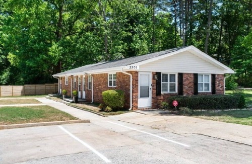 East Point Cottage | Mid Century Modern Jewel