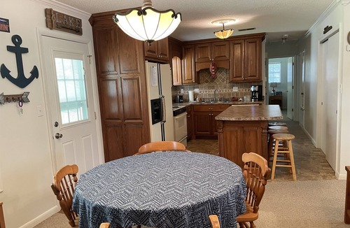 Guntersville House | Mid-Lake Covered Boat Parking w/Power -Community Pier - City Harbour 5 min away