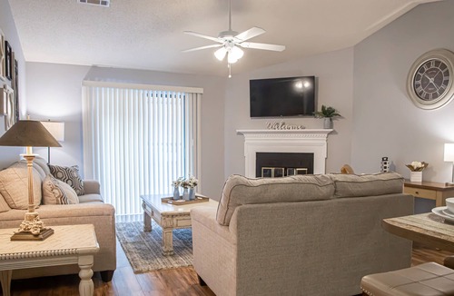 Huntsville Condo | MidCity Shabby Chic Condo Entertainment District!! LOCATION LOCATION LOCATION!!