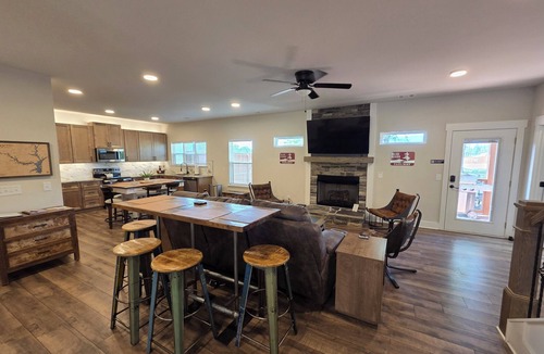 Toccoa House | Mini Golf-HT-Arcades-Sunday Ticket-Sports Pack