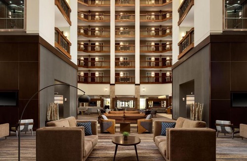Brooklyn Park Hotel | Minneapolis Marriott Northwest Hotel & Conference Center