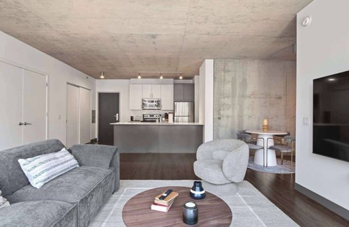 Downtown Chicago Apartment | Modern 2BR in The Loop + Panoramic City Views