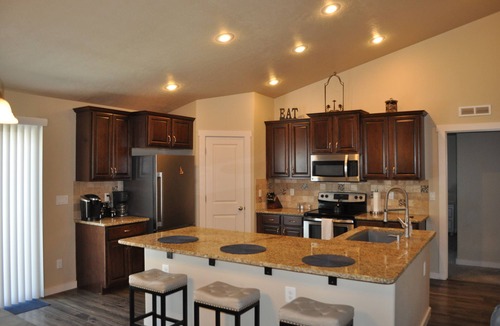 Caldwell House | Modern 3 BR/2 BA home-1Gig Internet-1440sqft-long stays-no cleaning fees