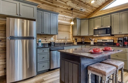 Sevierville Cabin | Modern 3BD Cabin at Eagles Ridge Resort w/Fireplace, Hot Tub, Air Hockey, Arcade and Community Pool