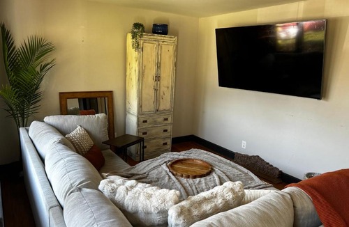 Morrow House | Modern 3BR Retreat Near ATL Airport Quiet Neighborhood Sleeps 6
