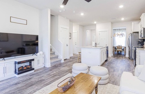 Ono Island House | Modern 4BR Game Room Sleeps 14 Pet-Friendly