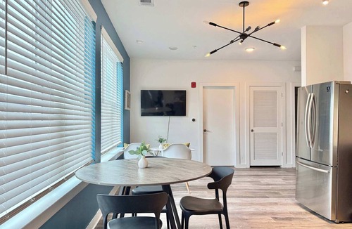 Old Fourth Ward Condo | Modern 4BR Penthouse in Old Fourth Ward | Rooftop + W/D