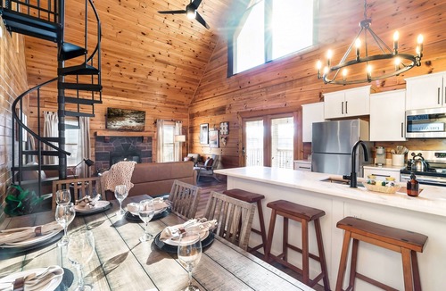 Sevierville Cabin | Modern and Cozy - Hot Tub - Newly Renovated!