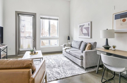 Madison Apartment | Modern Apartment in Prime Location (ID7403X37)