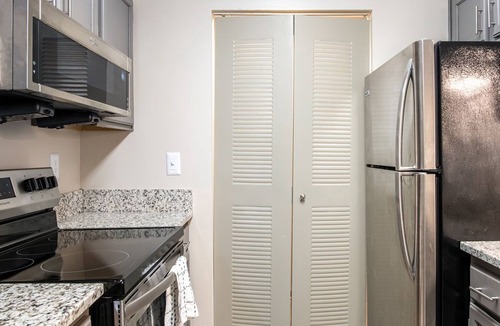 Huntsville Apartment | Modern Apartment in Prime Location (ID9791X24)