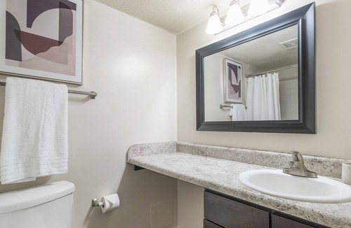 Crestline Heights Apartment | Modern Apartment in Prime Location (ID9618X81)