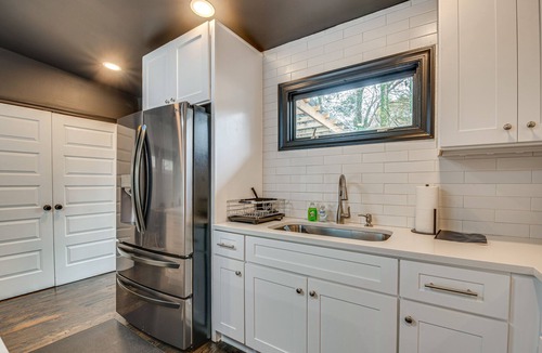 Church Street House | Modern Atlanta Retreat: Private Hot Tub & Yard!