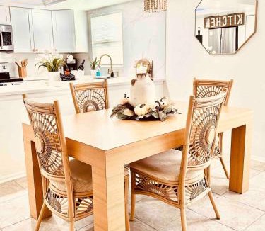 Pelican Apartment | Modern Boho 2bed 2bath home right in downtown