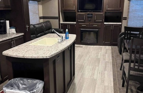 Gatlinburg House | Modern Camper in the Smokies