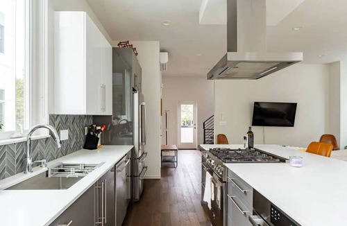 Judkins Park House | Modern Central District 3BR with Private Bathrooms — 1 Block to Light Rail