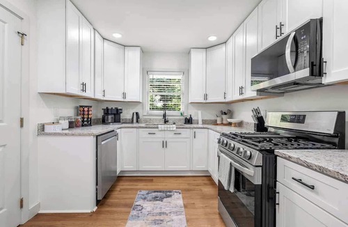 Browns Mill Park House | Modern Cozy n Trendy Ranch Home!