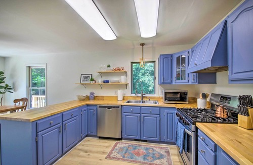 Eckerty House | Modern Eckerty Home w/Deck on Patoka Lake!