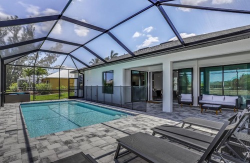 Cape Coral House | Modern Escape