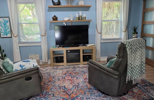 Saint Simons Island House | Modern Guesthouse Near Beaches & FLETC