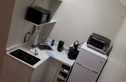 Marietta Apartment | Modern King Studio Apt w/Private Entrance