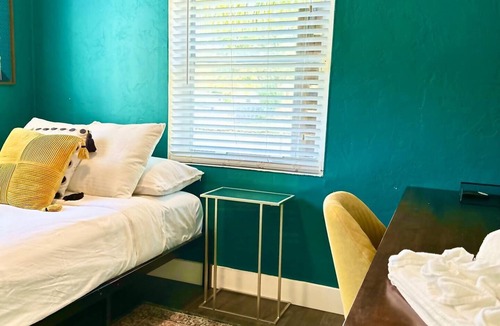 North Miami Cottage | Modern Miami Cottage - 12 mins from the Beach