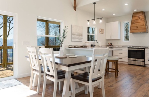 Waynesville House | Modern Mountain House with Amazing Views + Hot Tub