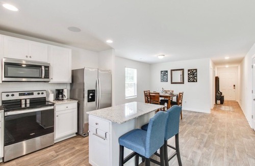 South Carolina Lakes & Blackwater Rivers House | Modern & Private Lexington Retreat Near Columbia!